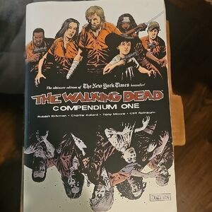 The Walking Dead COMPENDIUM ONE Book Like New